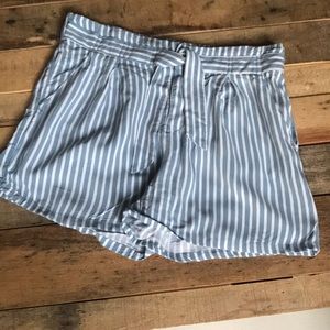 Old Navy girls size 16 striped short